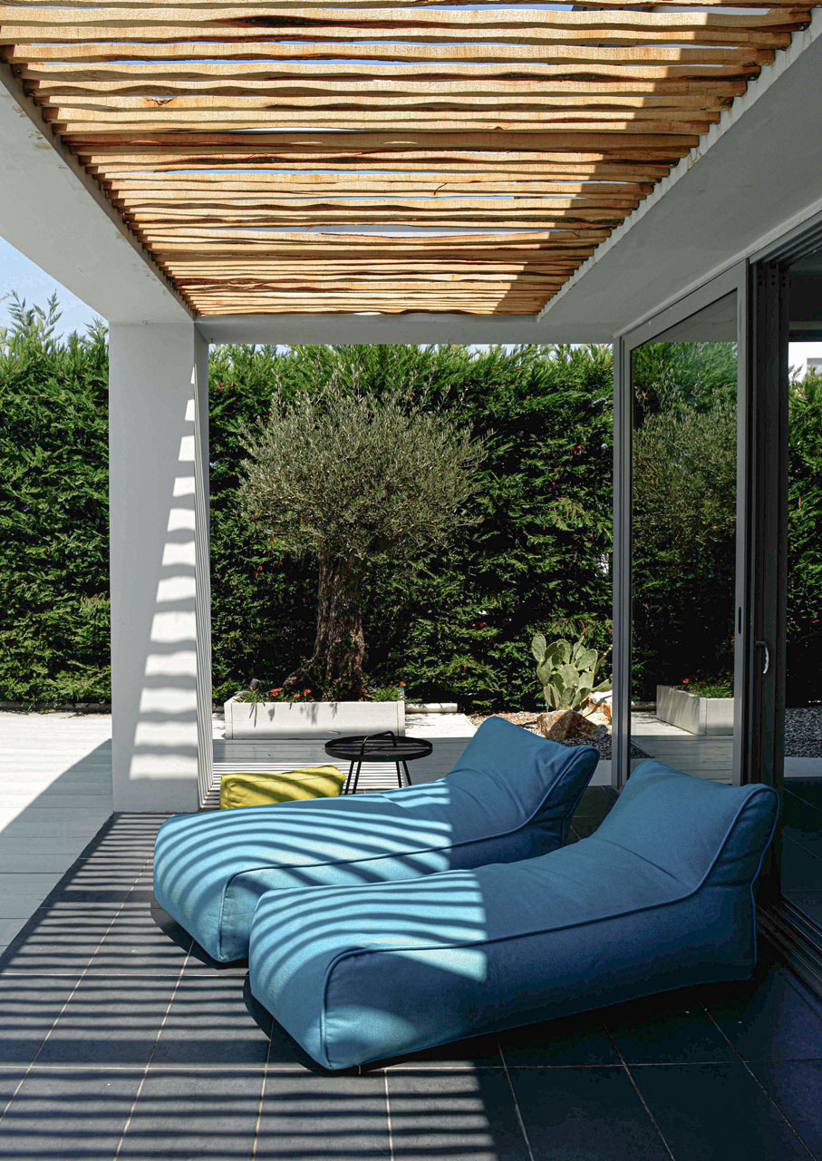DMV1 Summer House