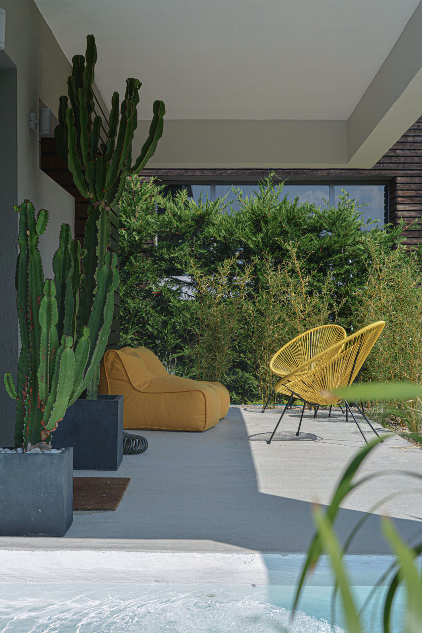 DMV1 Summer House