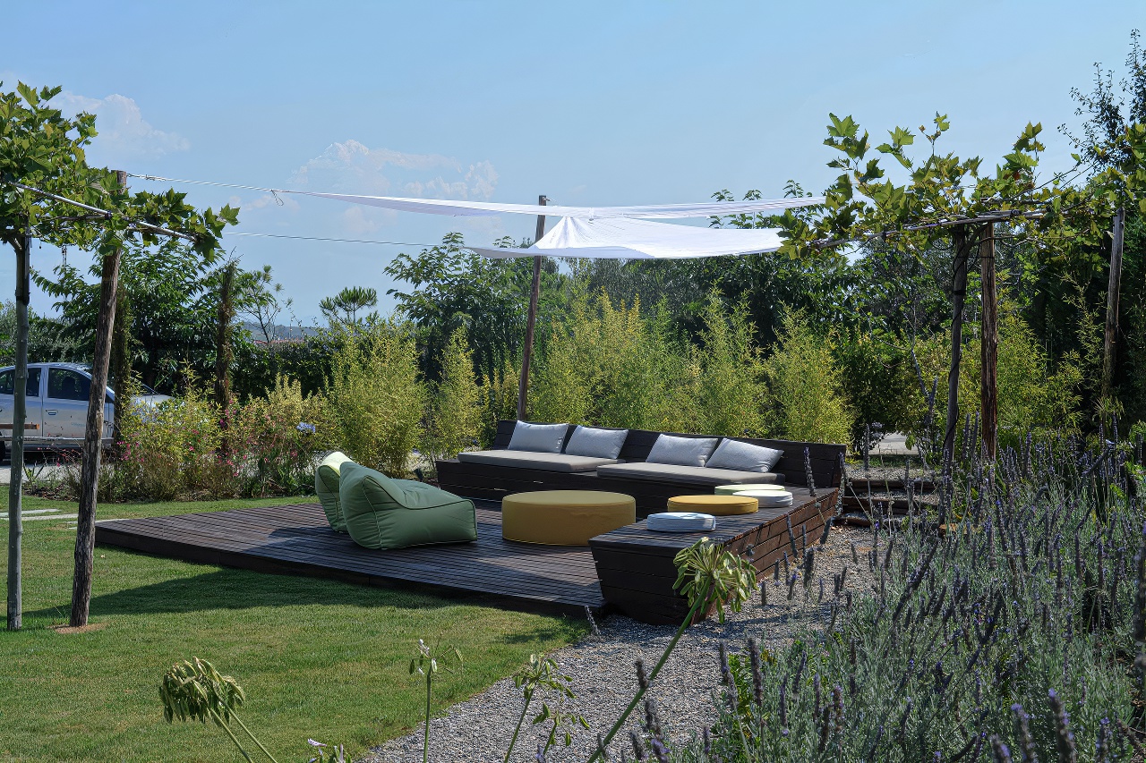 DMV1 Summer House